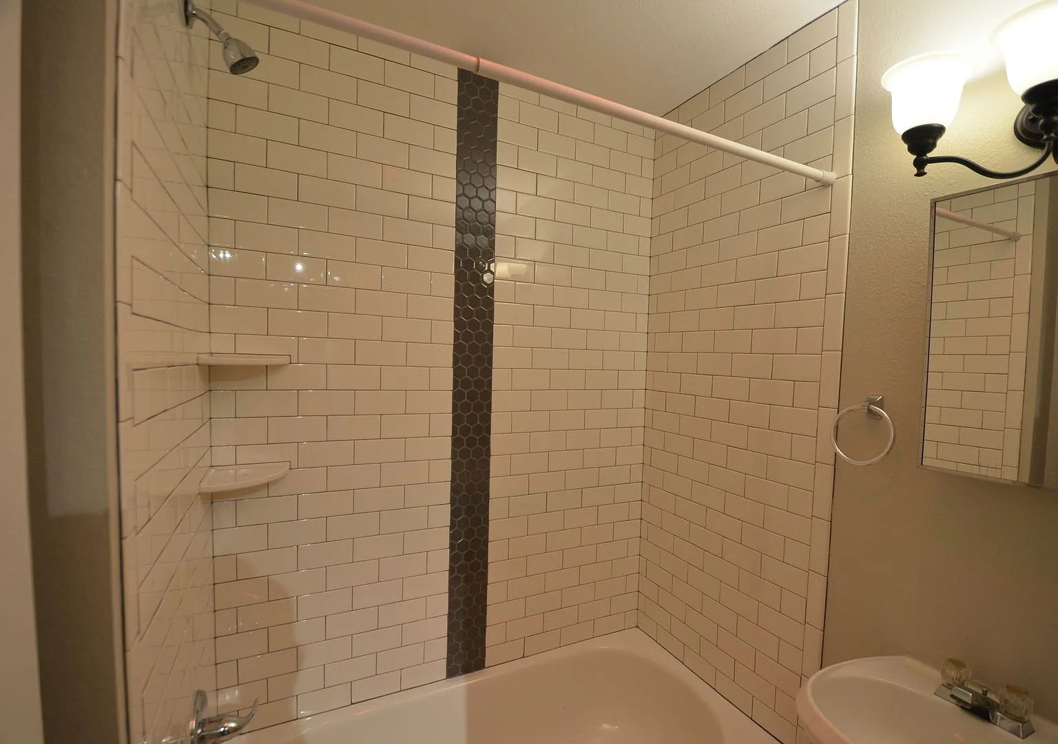 Unfurnished, 10 minutes from Downtown Breck! In Unit Washer and Dryer! — Photo 2