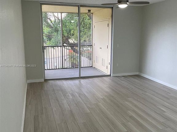 5th image of 8323 Lake Dr APT 301