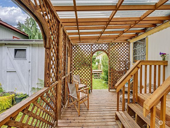 4th image of 406 Madrona Way NE #38