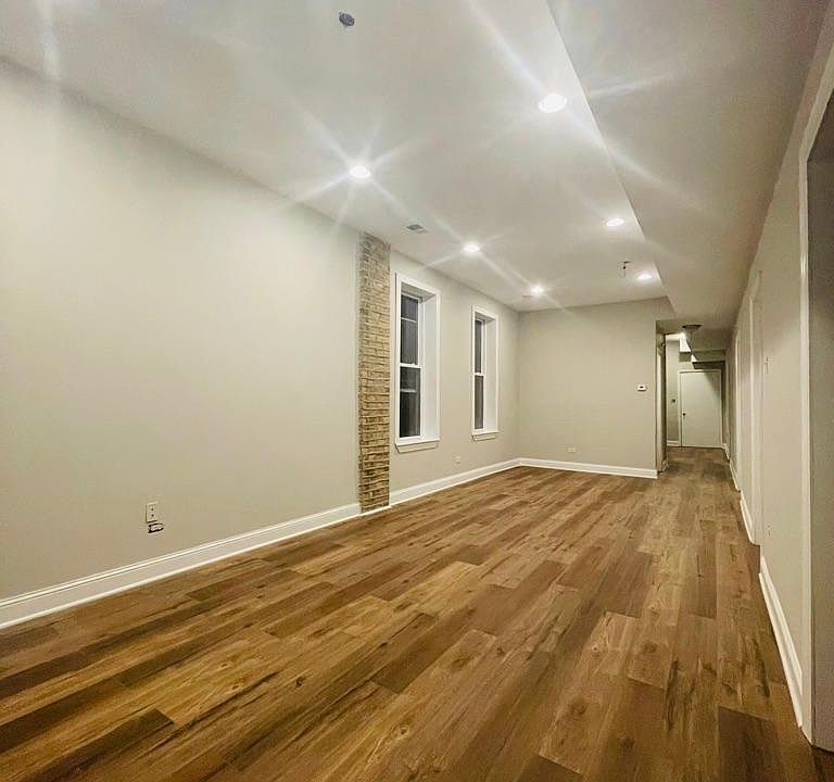 2nd image of 2049 W 23rd St #1
