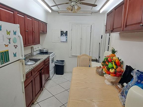 3rd image of 3416 SW 12 Court