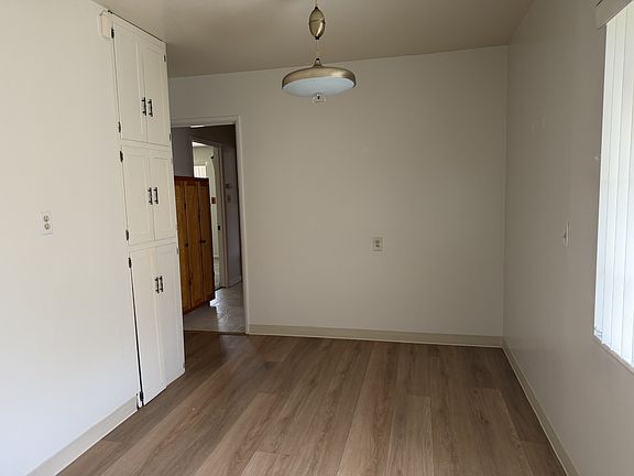 5th image of 204 S Ranch St