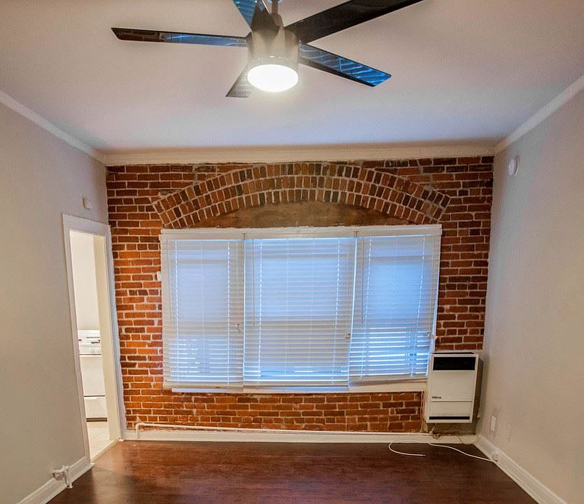 1st image of 205 N Kenmore Ave