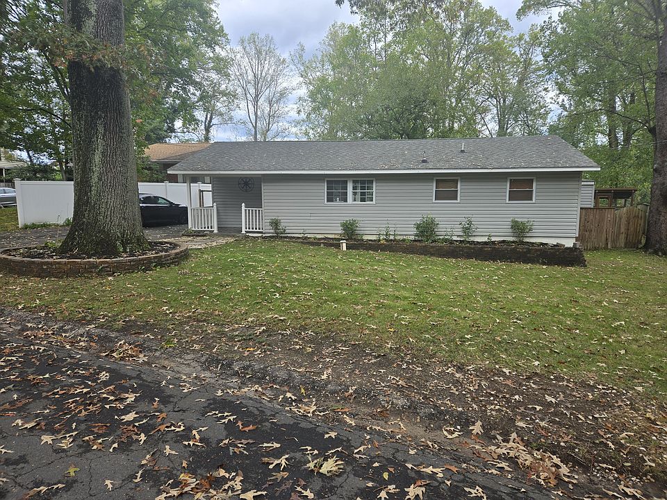1st image of 976 Waterview Dr