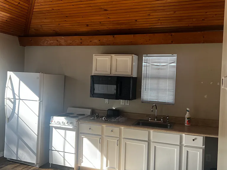 3520 Cold Springs Rd #3 — Photo 4