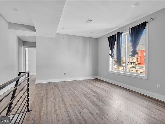 5th image of 2000 E Huntingdon St #3