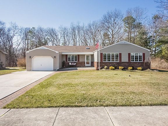 3rd image of 56 Buckingham Dr