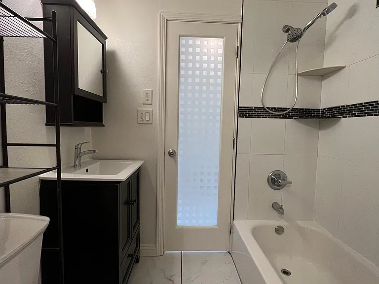 511 S Del Mar Ave #C — Photo 11