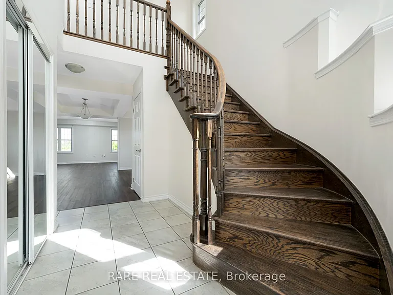 14 Bannister Cres — Photo 3