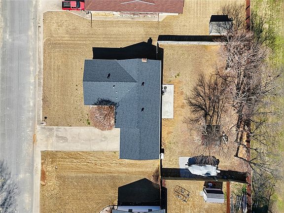 3rd image of 1801 Jean St