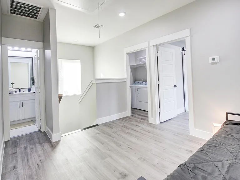9305 Tower St — Photo 49