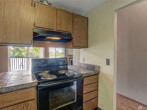 4th image of 4002 S 158th St APT F