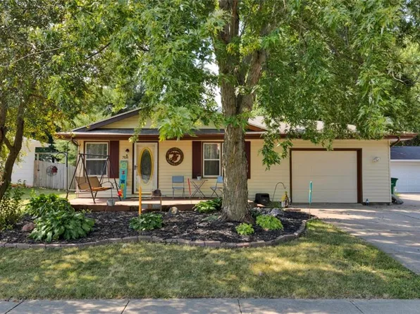 708 NE 6th St, Grimes, IA 50111