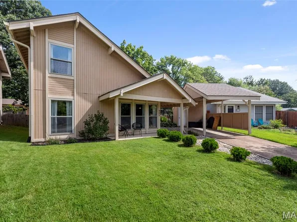 405 Great Hill Dr, Ballwin, MO 63021