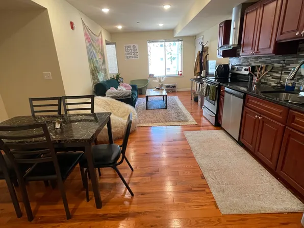 326 N 40th St APT 4, Philadelphia, PA 19104