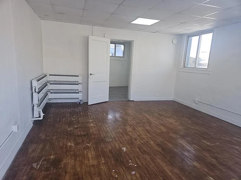 445 Broad St — Photo 4