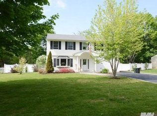 9 Susan Rd, Port Jefferson Station, NY 11776