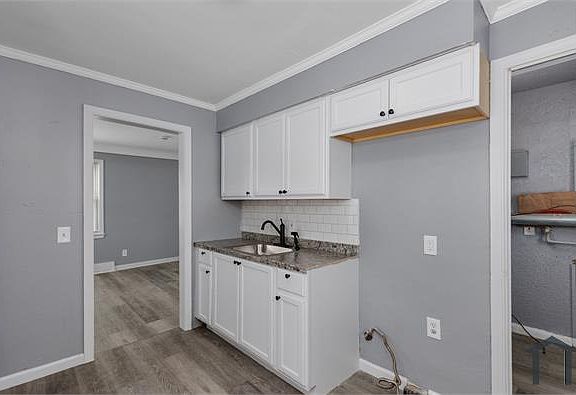4th image of 23023 Rosalind Ave