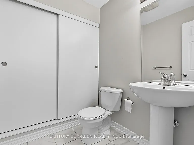 383 Dundas St E #76 — Photo 24