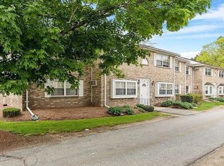 70A Washington Park Dr APT 2, Andover, MA 01810