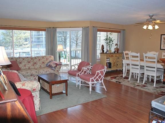 2nd image of 100 High Point Dr APT 201
