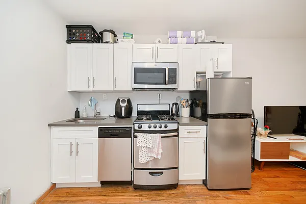 Rented by Living New York | media 9