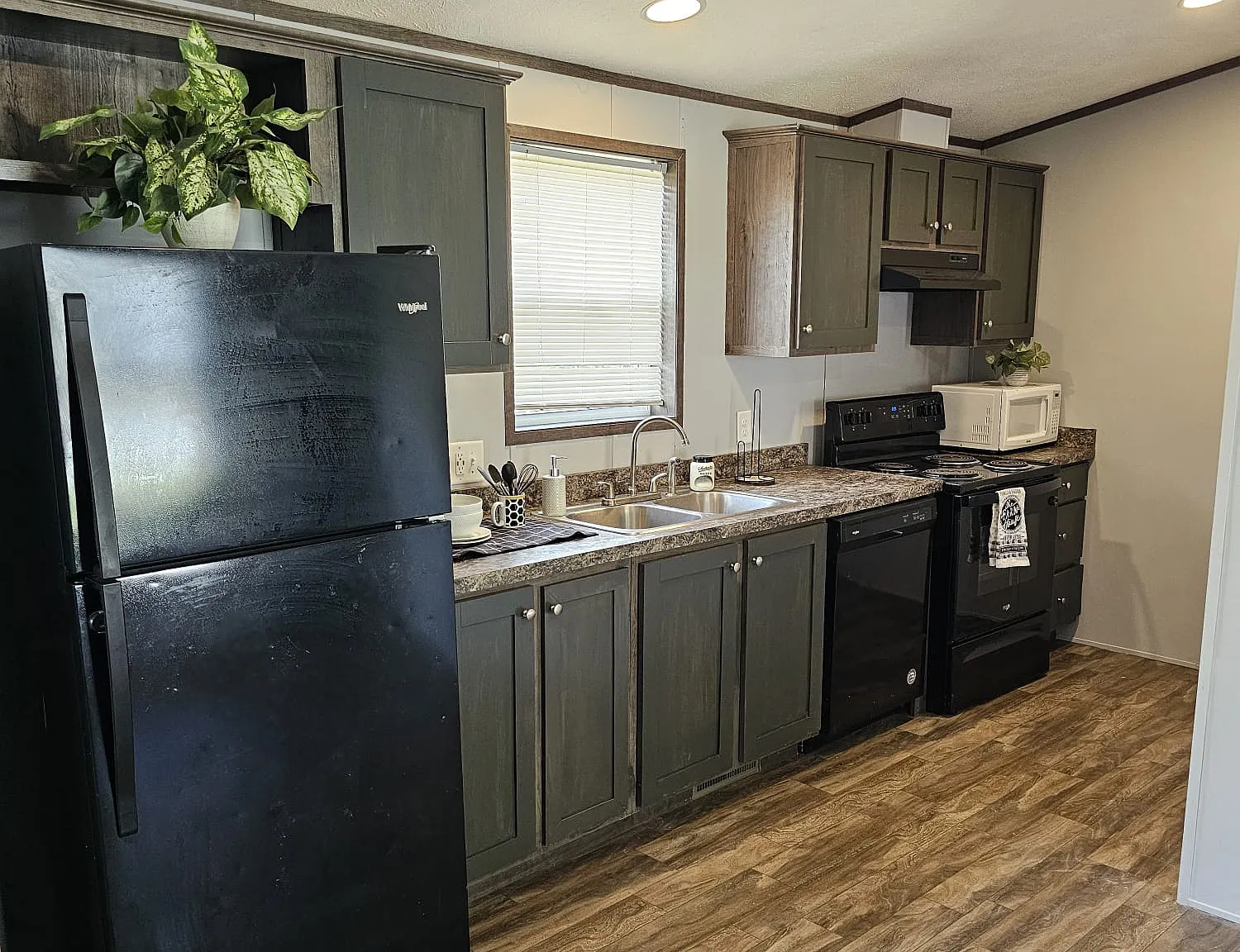 Dogwood MHP — Photo 2