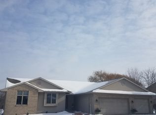 W2568 Oakbrook Ct, Appleton, WI 54915