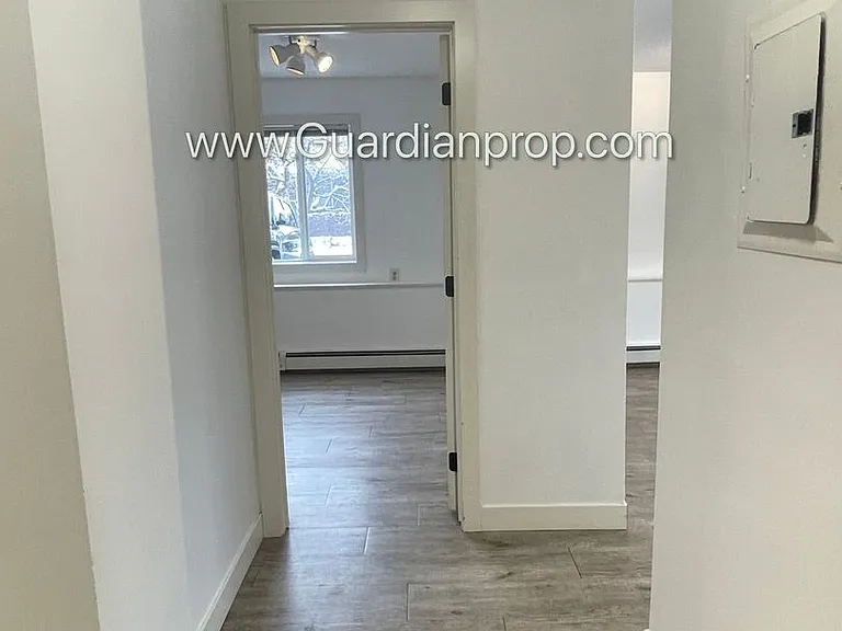 735 Tyler St NE #4 — Photo 9