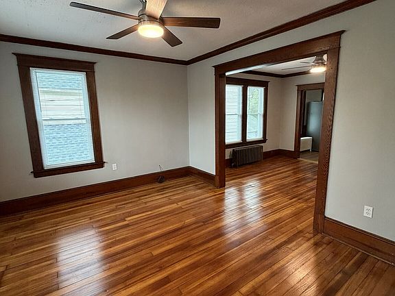 5th image of 103 Spring St