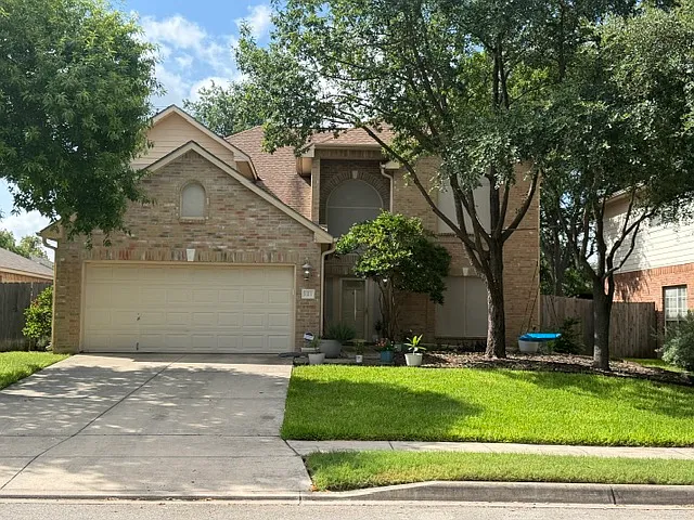121 Ozuna Dr — Photo 1