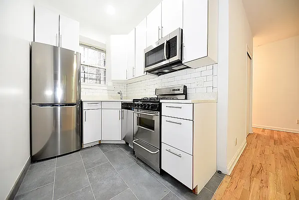 Rented by Buchbinder & Warren | media 4