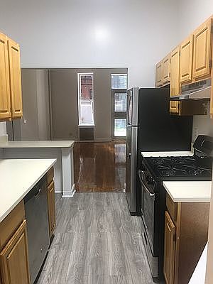 3rd image of 304 E 93rd St APT 1C