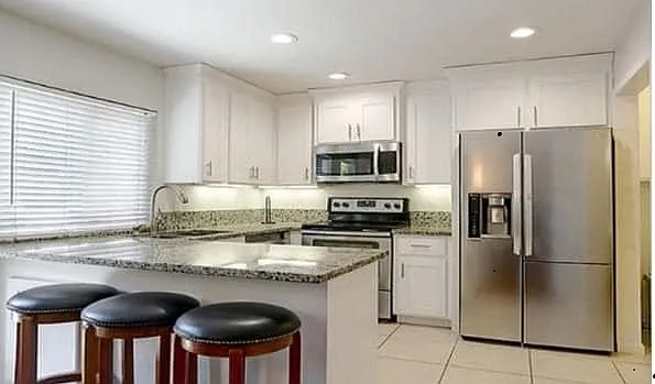 8860 La Riviera Dr — Photo 3
