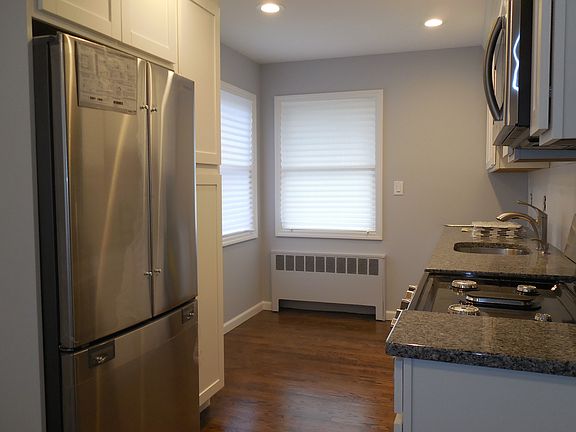 5th image of 98 New Hampshire Ave
