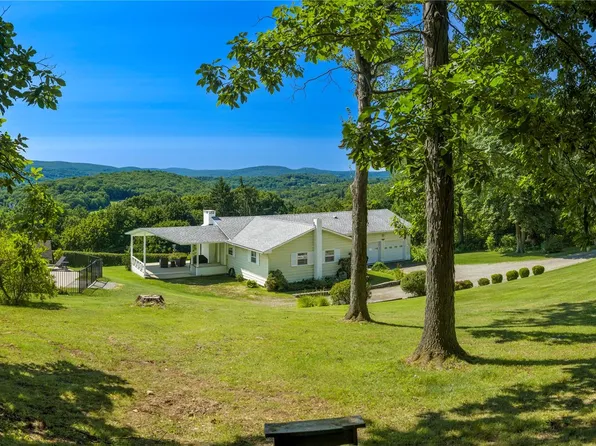 21 Overlook Drive, Pawling, NY 12564