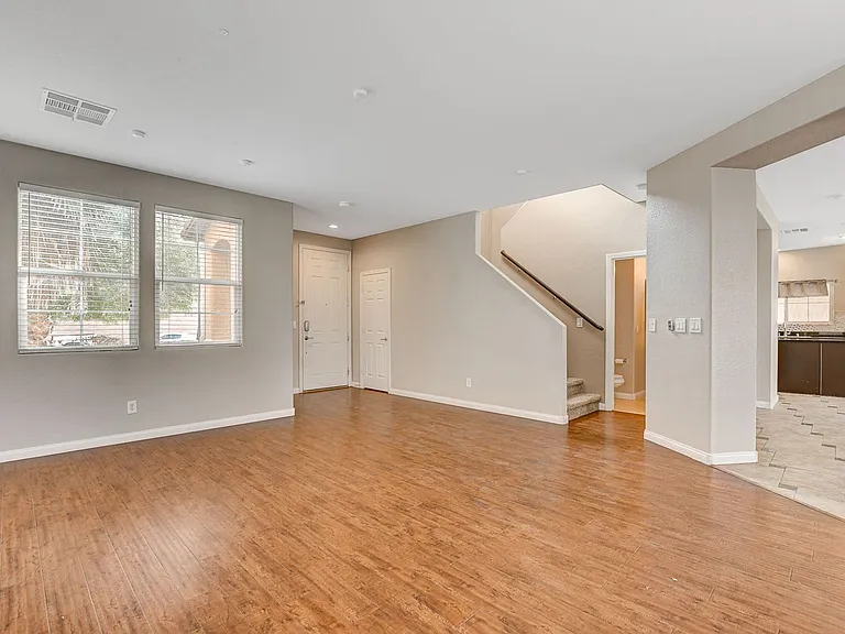 66 Archer Glen Ave — Photo 4
