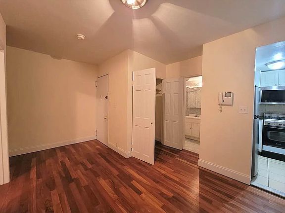 3rd image of 310 W 87th St #1B