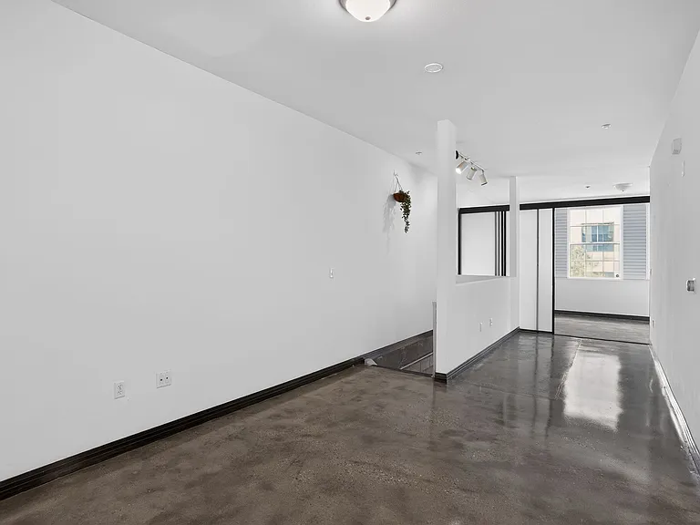 485 W Center Street Promenade — Photo 1