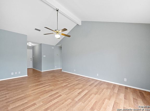 4th image of 421 Margo St