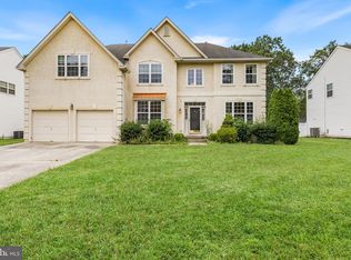 10 Twisting Ln, Sicklerville, NJ 08081
