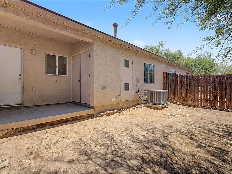 81 E Laguna St #1 & 2 — Photo 16