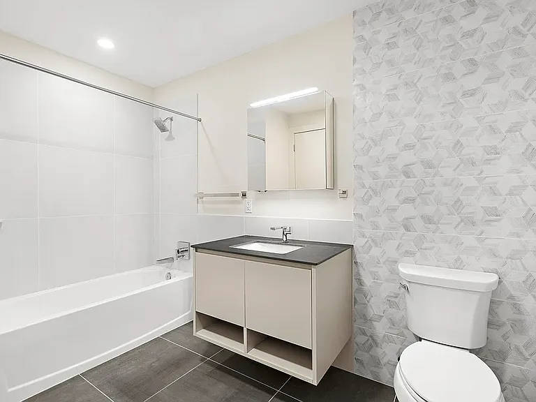 391 Palisade Ave #501 — Photo 11