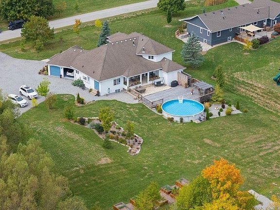 2nd image of 2493 Meadow Ct