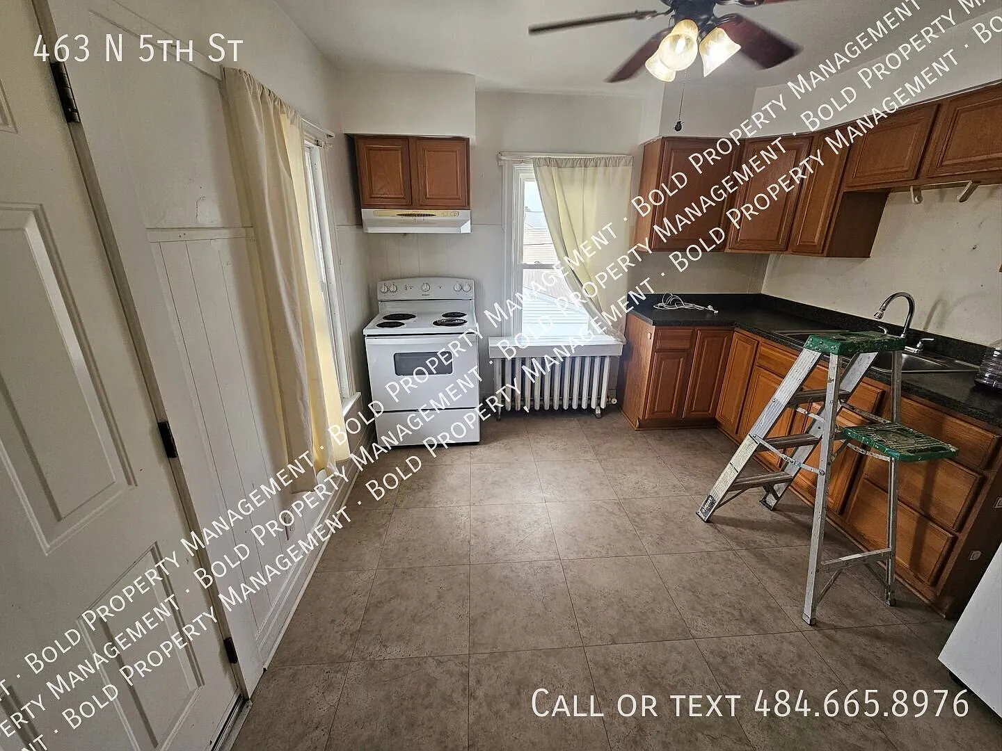 2 Bedroom 1 Bath Apartment in Lebanon — Photo 2