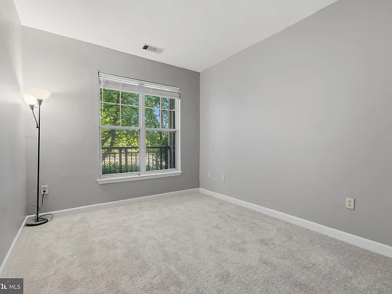 501 Hungerford Dr #144 — Photo 29