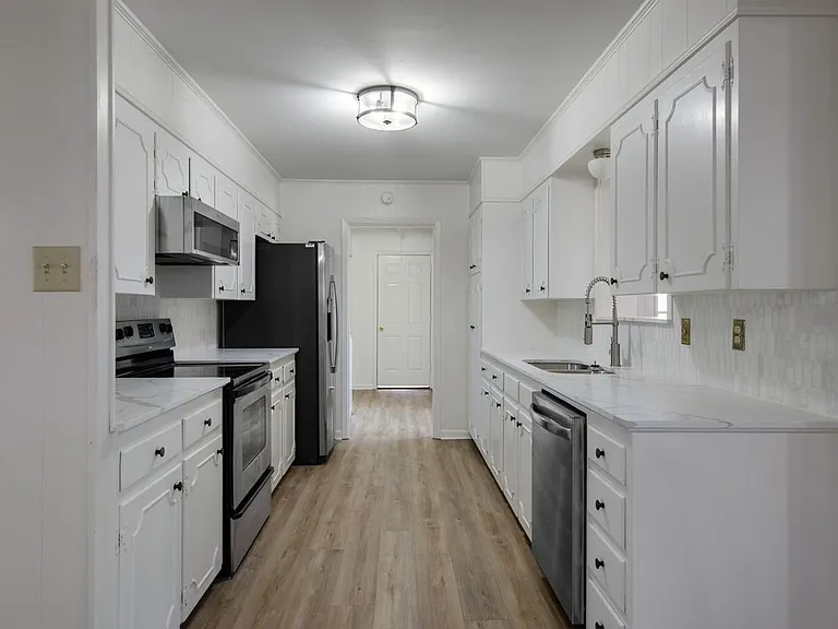 421 Kim Dr — Photo 4
