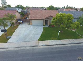 8403 Golden Perch Ct, Bakersfield, CA 93312
