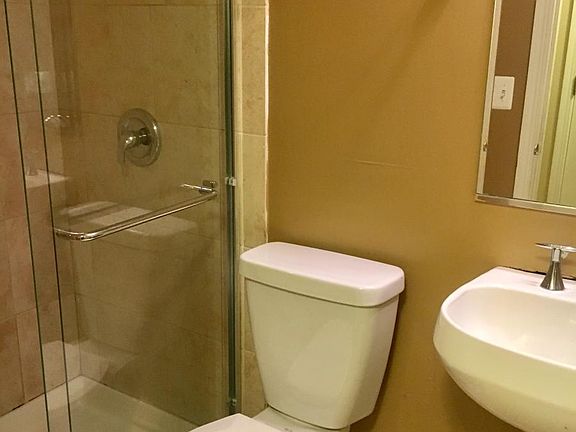 5th image of 4059 W Melrose St APT 1