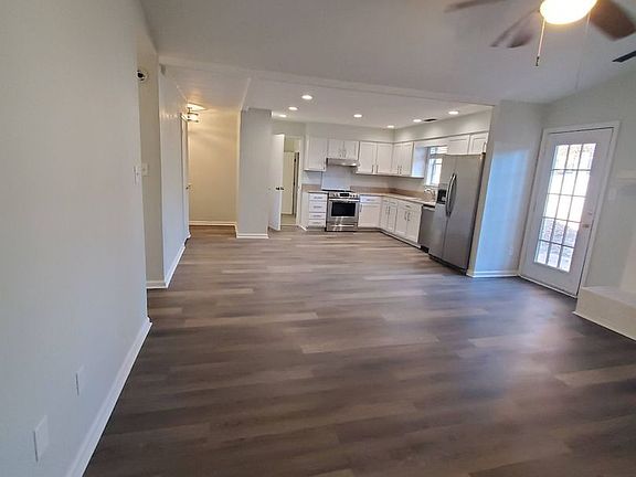 3rd image of 1290 Eaglewood Dr